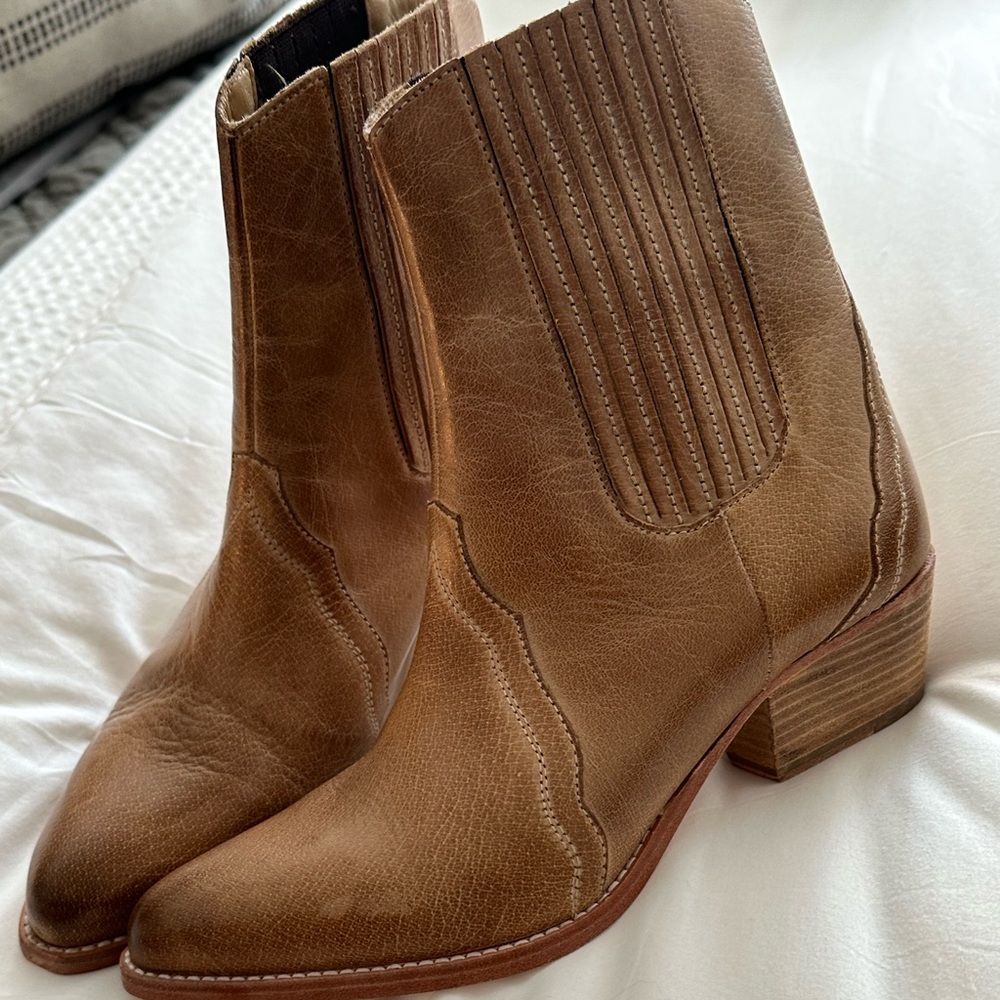 Free People New Frontier Chelsea ankle boots.